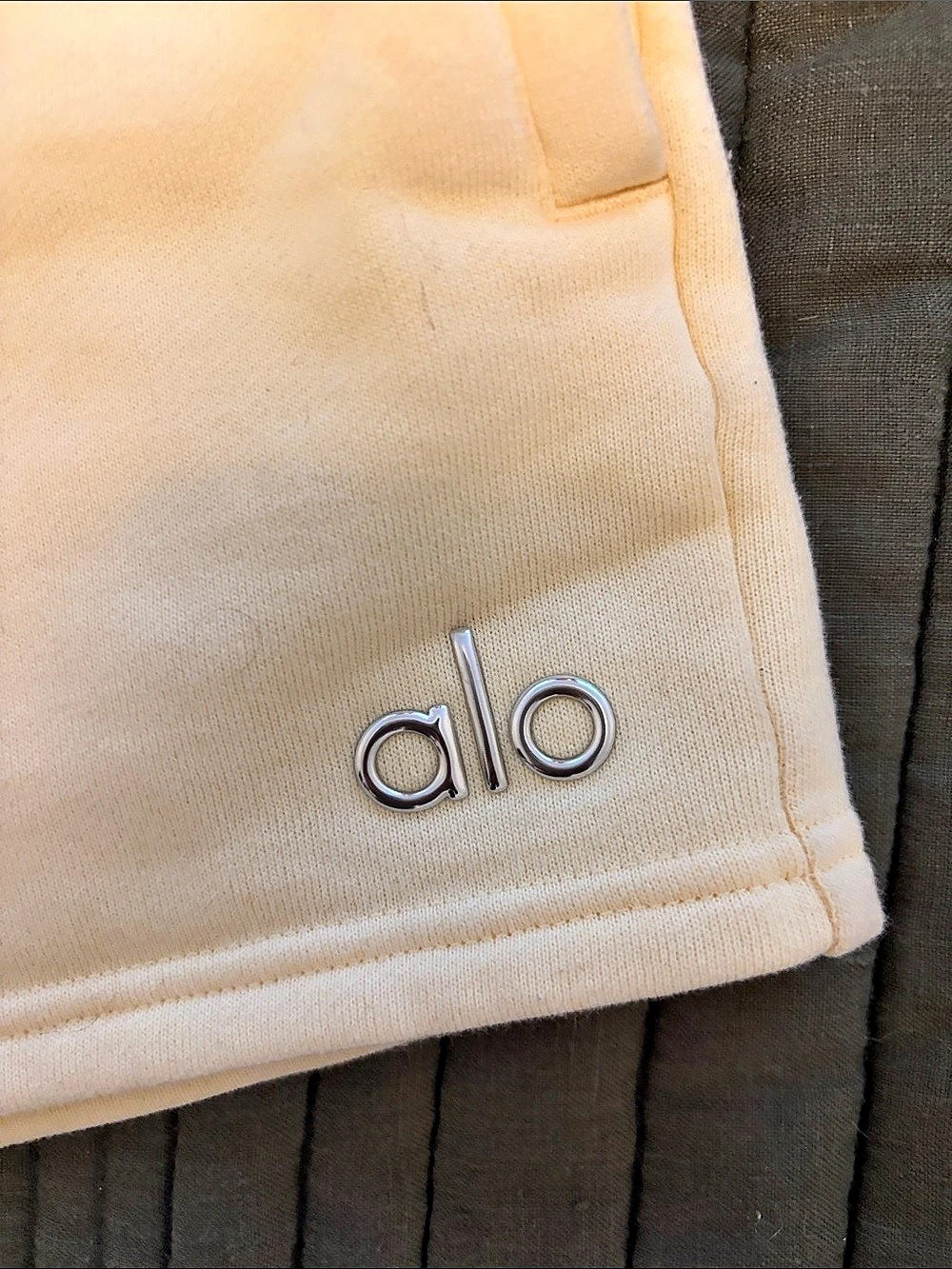 Alo Yoga Accolade Sweatshort Yellow Athletic Shorts - Picture 3 of 3